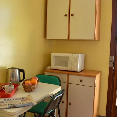 Apartment Au Calme Pres Plage, Terrasse, Parking - Fr-1-226a-40 Fréjus